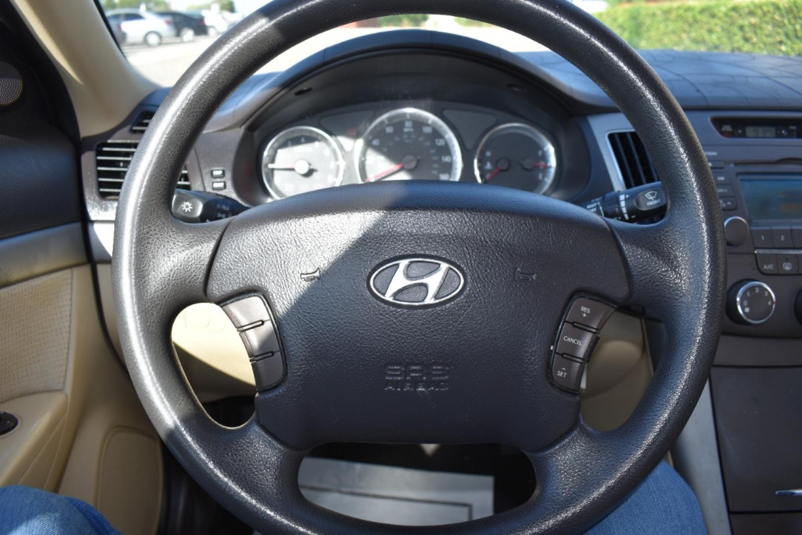 2009 Green /Tan Hyundai Sonata GLS (5NPET46C29H) with an 2.4L L4 DOHC 16V engine, Automatic 5 Spped transmission, located at 5925 E. BELKNAP ST., HALTOM CITY, TX, 76117, (817) 834-4222, 32.803799, -97.259003 - There are several compelling reasons to consider buying a 2009 Hyundai Sonata GLS: Affordability: The 2009 Hyundai Sonata GLS is often available at an affordable price point, making it an attractive option for budget-conscious buyers. Fuel Efficiency: The Sonata is known for its excellent fuel eff - Photo#10