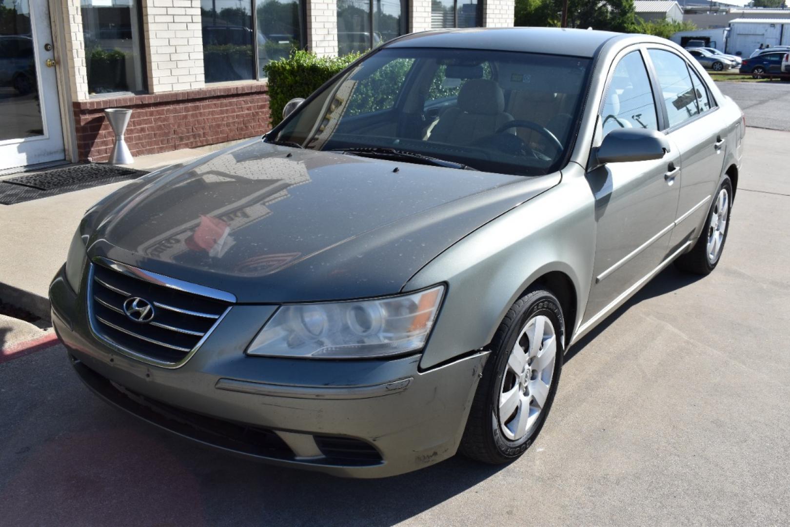 2009 Green /Tan Hyundai Sonata GLS (5NPET46C29H) with an 2.4L L4 DOHC 16V engine, Automatic 5 Spped transmission, located at 5925 E. BELKNAP ST., HALTOM CITY, TX, 76117, (817) 834-4222, 32.803799, -97.259003 - There are several compelling reasons to consider buying a 2009 Hyundai Sonata GLS: Affordability: The 2009 Hyundai Sonata GLS is often available at an affordable price point, making it an attractive option for budget-conscious buyers. Fuel Efficiency: The Sonata is known for its excellent fuel eff - Photo#1