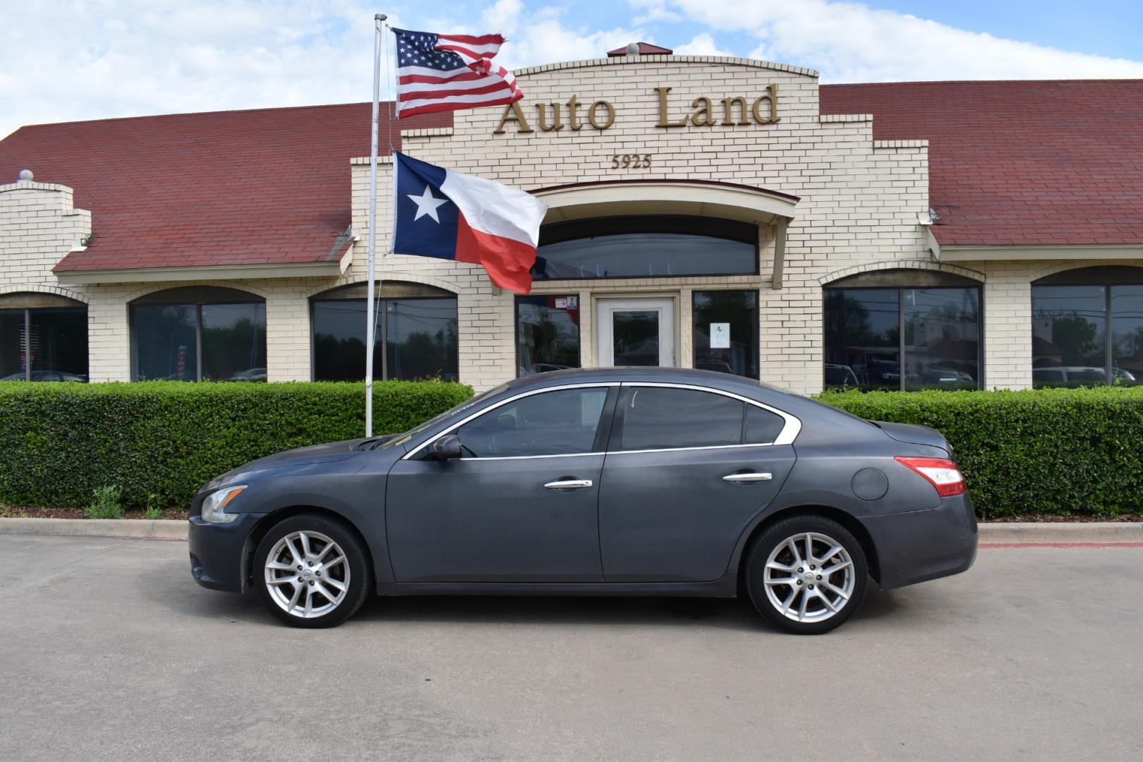 2011 Gray /Black Nissan Maxima S (1N4AA5AP9BC) with an 3.5L V6 DOHC 24V engine, CVT transmission, located at 5925 E. BELKNAP ST., HALTOM CITY, TX, 76117, (817) 834-4222, 32.803799, -97.259003 - Purchasing a 2011 Nissan Maxima S can be a compelling choice for several reasons: Powerful V6 Engine: The 2011 Maxima S is equipped with a potent V6 engine that delivers strong acceleration and responsive performance. It provides an engaging driving experience, especially on highways and during pas - Photo#0