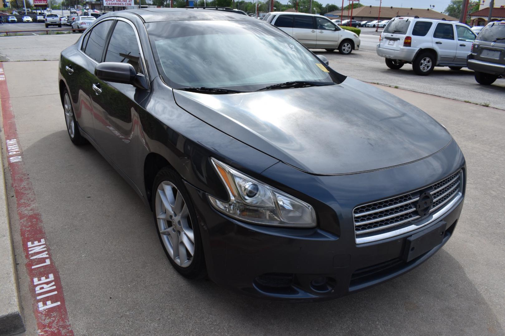 2011 Gray /Black Nissan Maxima S (1N4AA5AP9BC) with an 3.5L V6 DOHC 24V engine, CVT transmission, located at 5925 E. BELKNAP ST., HALTOM CITY, TX, 76117, (817) 834-4222, 32.803799, -97.259003 - Purchasing a 2011 Nissan Maxima S can be a compelling choice for several reasons: Powerful V6 Engine: The 2011 Maxima S is equipped with a potent V6 engine that delivers strong acceleration and responsive performance. It provides an engaging driving experience, especially on highways and during pas - Photo#2
