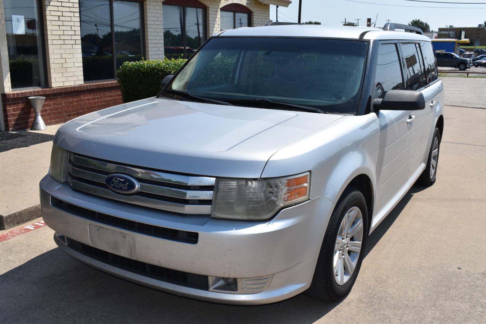 2011 Silver /Gray Ford Flex (2FMGK5BC5BB) with an 3.5L V6 engine, 6-Speed Automatic transmission, located at 5925 E. BELKNAP ST., HALTOM CITY, TX, 76117, (817) 834-4222, 32.803799, -97.259003 - Buying a 2011 Ford Flex can offer several benefits: Spacious Interior: The Ford Flex is known for its roomy interior, with three rows of seating that can accommodate up to seven passengers comfortably. This makes it a great choice for families or anyone who needs ample space for passengers and ca - Photo#1