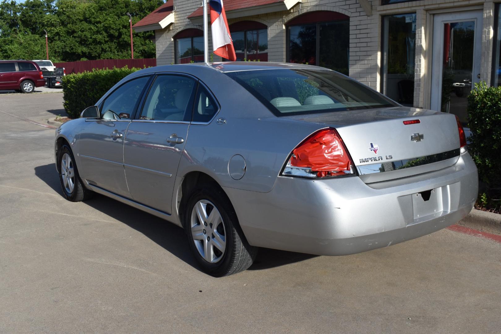 2006 Silver /Gray Chevrolet Impala LS (2G1WB58K969) with an 3.5L V6 OHV 16V FFV engine, 4-Speed Automatic Overdrive transmission, located at 5925 E. BELKNAP ST., HALTOM CITY, TX, 76117, (817) 834-4222, 32.803799, -97.259003 - Buying a 2006 Chevrolet Impala can offer several benefits, particularly if you're looking for a reliable and spacious sedan at an affordable price: Affordability: A 2006 Impala is likely to be more affordable compared to newer models or other vehicles in the same class. This can save you money upfr - Photo#2