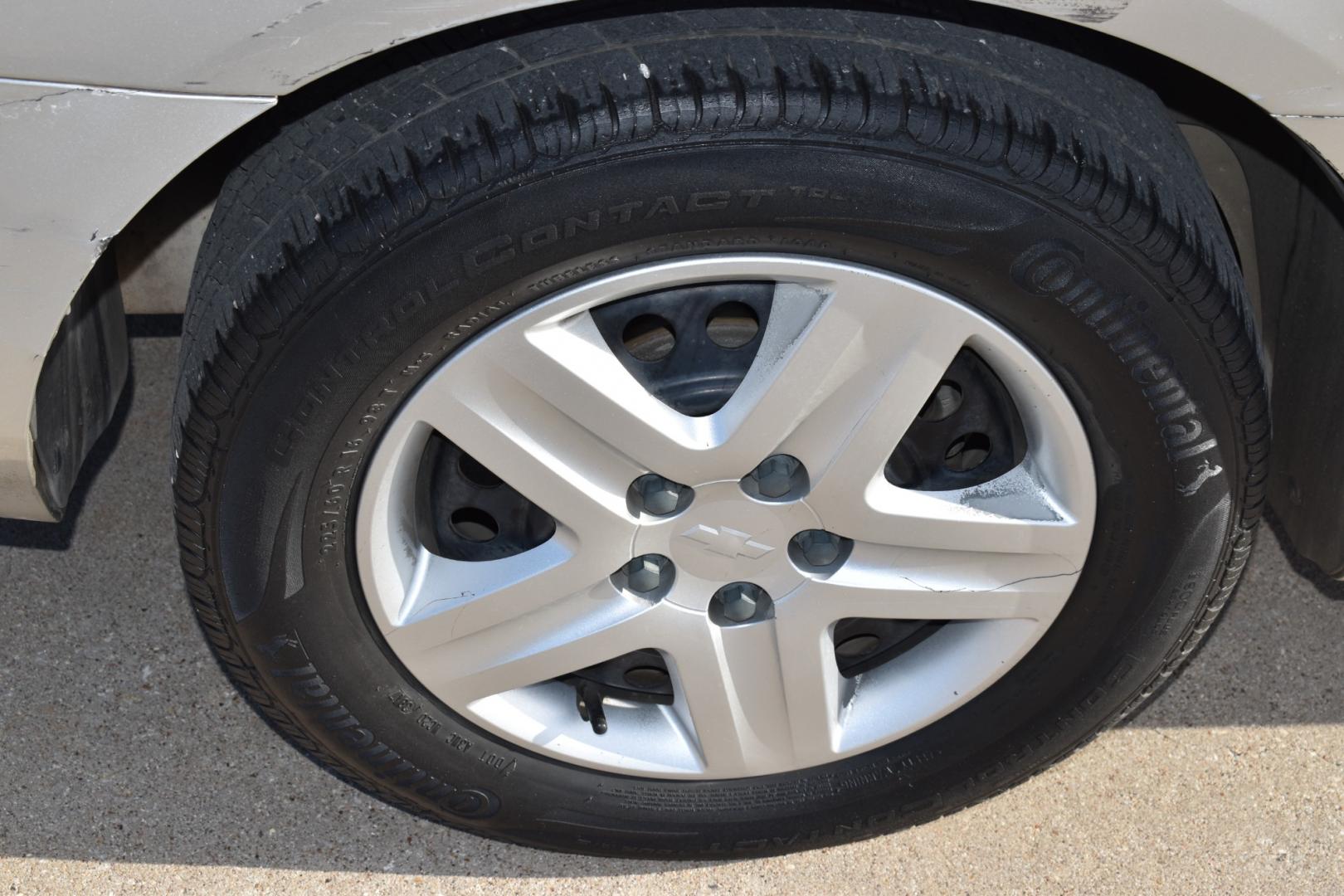 2006 Silver /Gray Chevrolet Impala LS (2G1WB58K969) with an 3.5L V6 OHV 16V FFV engine, 4-Speed Automatic Overdrive transmission, located at 5925 E. BELKNAP ST., HALTOM CITY, TX, 76117, (817) 834-4222, 32.803799, -97.259003 - Buying a 2006 Chevrolet Impala can offer several benefits, particularly if you're looking for a reliable and spacious sedan at an affordable price: Affordability: A 2006 Impala is likely to be more affordable compared to newer models or other vehicles in the same class. This can save you money upfr - Photo#22