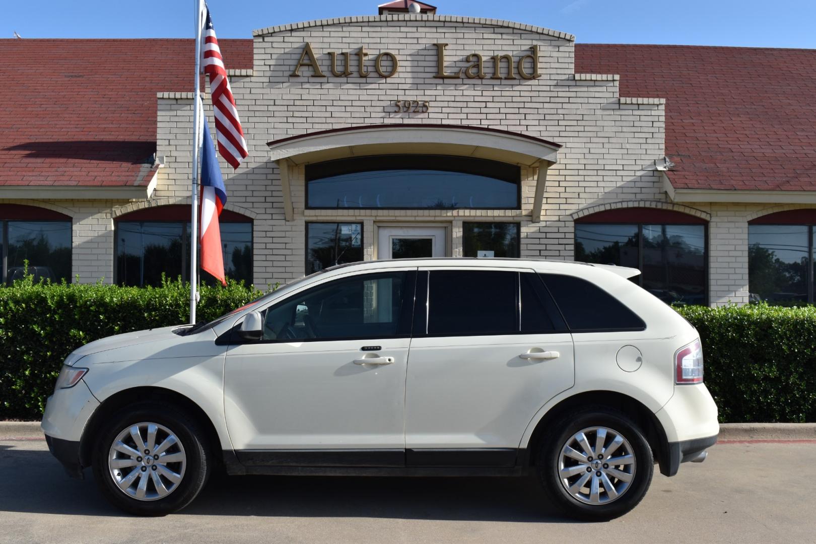 2007 White /Tan Ford Edge SEL Plus FWD (2FMDK39C27B) with an 3.5L V6 DOHC 24V engine, 6-Speed Automatic Overdrive transmission, located at 5925 E. BELKNAP ST., HALTOM CITY, TX, 76117, (817) 834-4222, 32.803799, -97.259003 - Photo#0