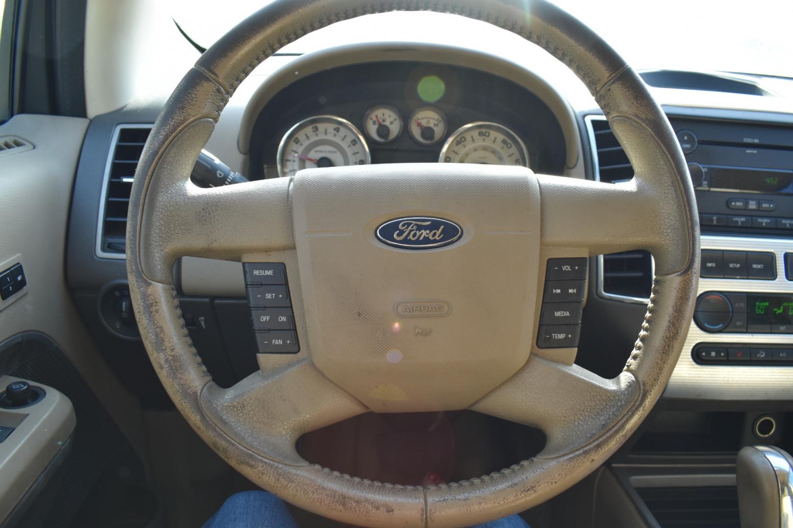 2007 White /Tan Ford Edge SEL Plus FWD (2FMDK39C27B) with an 3.5L V6 DOHC 24V engine, 6-Speed Automatic Overdrive transmission, located at 5925 E. BELKNAP ST., HALTOM CITY, TX, 76117, (817) 834-4222, 32.803799, -97.259003 - Photo#10