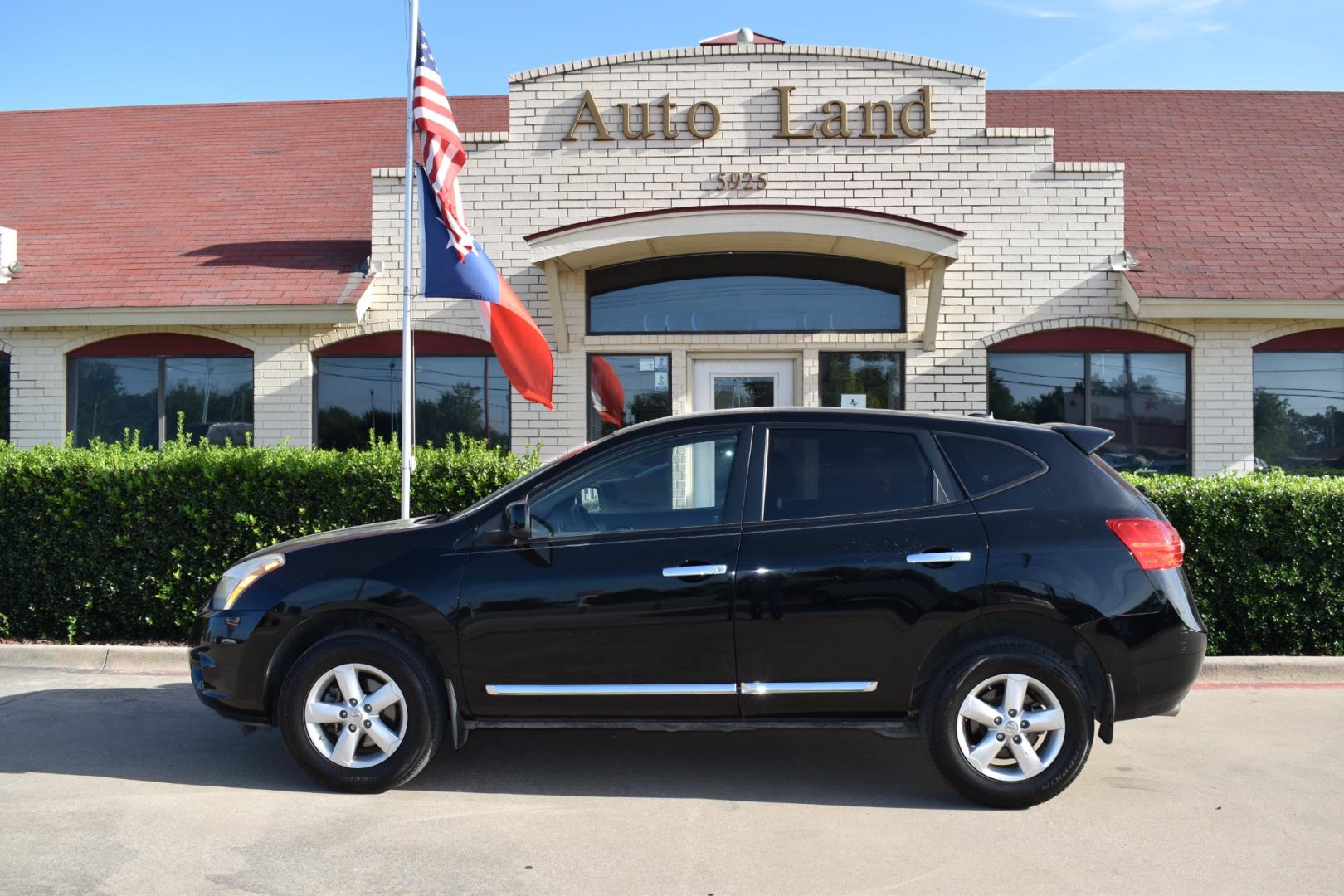 2013 Black /Black Nissan Rogue S 2WD (JN8AS5MT2DW) with an 2.5L L4 DOHC 16V engine, Continuously Variable Transmission transmission, located at 5925 E. BELKNAP ST., HALTOM CITY, TX, 76117, (817) 834-4222, 32.803799, -97.259003 - Photo#0