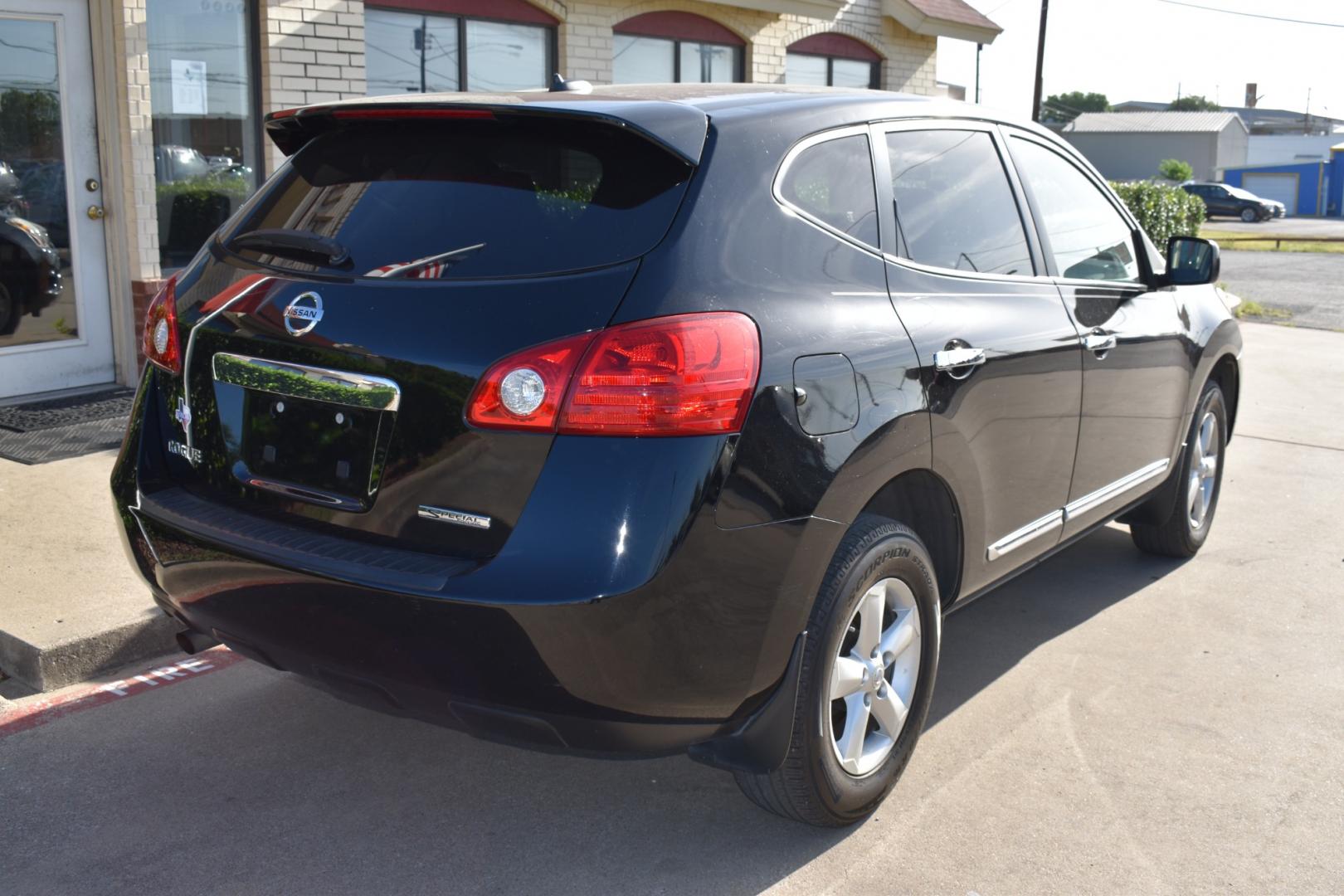 2013 Black /Black Nissan Rogue S 2WD (JN8AS5MT2DW) with an 2.5L L4 DOHC 16V engine, Continuously Variable Transmission transmission, located at 5925 E. BELKNAP ST., HALTOM CITY, TX, 76117, (817) 834-4222, 32.803799, -97.259003 - Photo#4