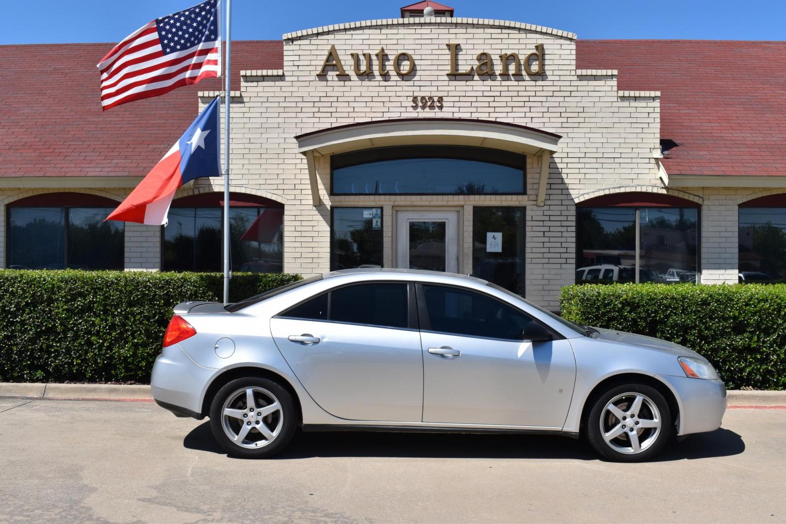 2009 Silver /Black Pontiac G6 GT Sedan (1G2ZH57N194) with an 3.5L V6 OHV 12V engine, 4 SPEED AUTOMATIC transmission, located at 5925 E. BELKNAP ST., HALTOM CITY, TX, 76117, (817) 834-4222, 32.803799, -97.259003 - Buying a 2009 Pontiac G6 could have several benefits, depending on what you're looking for in a vehicle. Here are some potential advantages: Affordability: As a model from 2009, the G6 is likely to be relatively inexpensive compared to newer cars. This can be attractive if you're looking for a bu - Photo#3