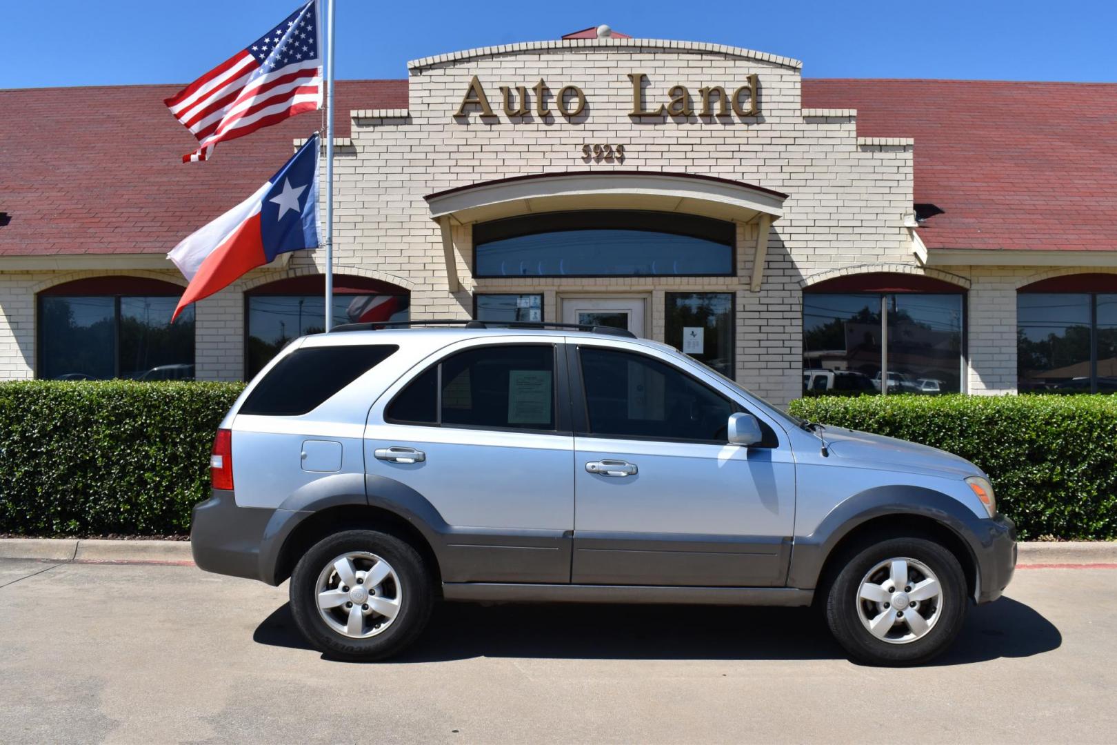 2008 Blue /Gray Kia Sorento Base (KNDJD736985) with an 3.8L V6 DOHC 24V engine, 5-Speed Automatic Overdrive transmission, located at 5925 E. BELKNAP ST., HALTOM CITY, TX, 76117, (817) 834-4222, 32.803799, -97.259003 - Photo#3