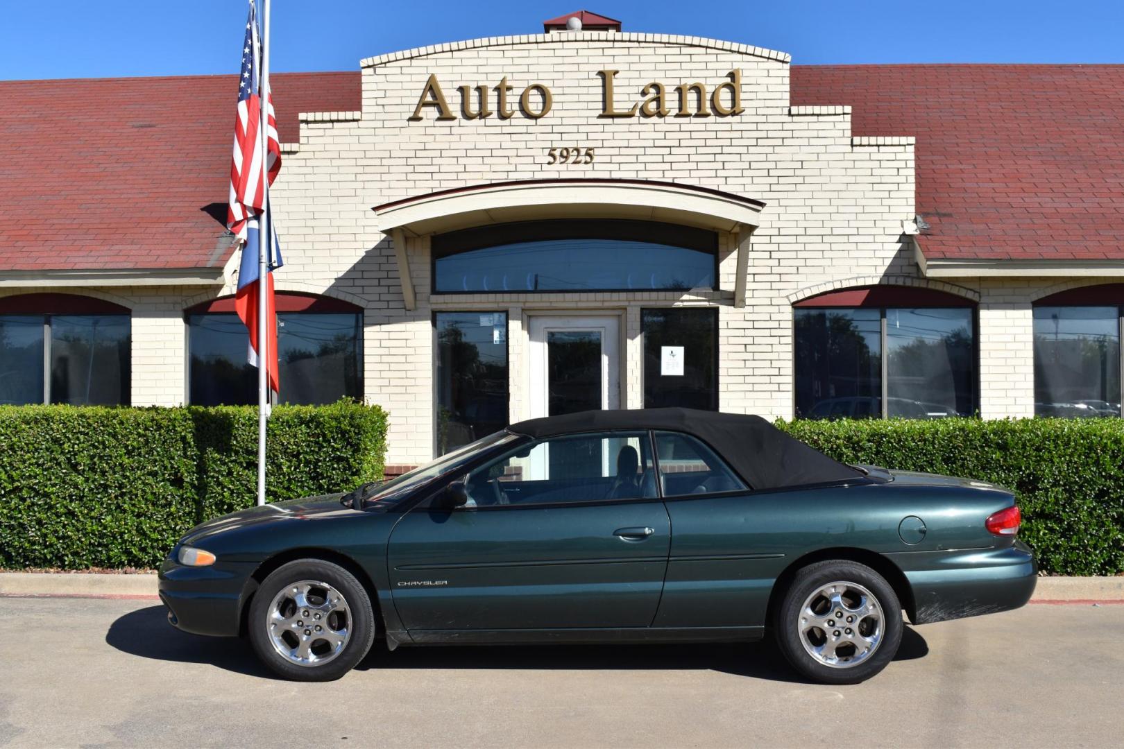 2000 Green /Tan Chrysler Sebring JXi (3C3EL55H7YT) with an 2.5L V6 SOHC 24V engine, 4-Speed Automatic Overdrive transmission, located at 5925 E. BELKNAP ST., HALTOM CITY, TX, 76117, (817) 834-4222, 32.803799, -97.259003 - Buying a 2000 Chrysler Sebring Limited can have several benefits, especially if you're looking for an affordable and stylish used car. Here are some key advantages: Affordability: The 2000 Sebring is typically available at a low price point, making it accessible for budget-conscious buyers. St - Photo#0