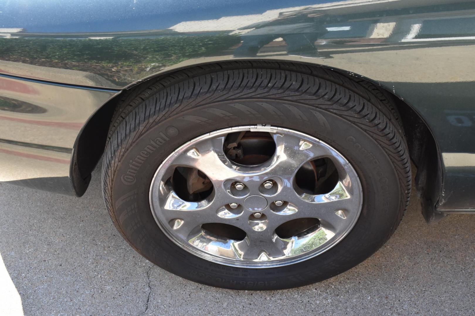 2000 Green /Tan Chrysler Sebring JXi (3C3EL55H7YT) with an 2.5L V6 SOHC 24V engine, 4-Speed Automatic Overdrive transmission, located at 5925 E. BELKNAP ST., HALTOM CITY, TX, 76117, (817) 834-4222, 32.803799, -97.259003 - Buying a 2000 Chrysler Sebring Limited can have several benefits, especially if you're looking for an affordable and stylish used car. Here are some key advantages: Affordability: The 2000 Sebring is typically available at a low price point, making it accessible for budget-conscious buyers. St - Photo#21