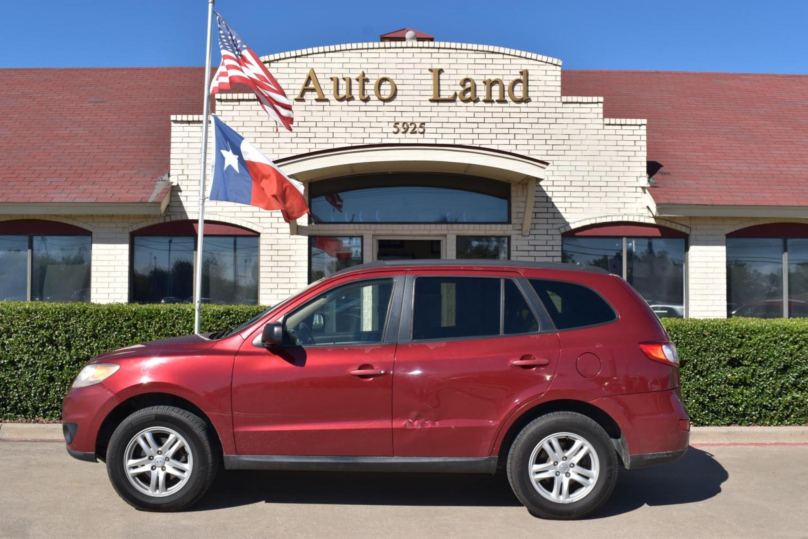 2011 Red /Gray Hyundai Santa Fe GLS 3.5 FWD (5XYZG4AG8BG) with an 3.5L V6 DOHC 24V engine, 6-Speed Automatic transmission, located at 5925 E. BELKNAP ST., HALTOM CITY, TX, 76117, (817) 834-4222, 32.803799, -97.259003 - The 2011 Hyundai Santa Fe GLS could be a solid option depending on your needs and preferences. Here's why you might consider buying it: 1. Affordability and Value Lower price: Being a 2011 model, you can often find it at a relatively low price compared to newer vehicles. This could offer great v - Photo#0