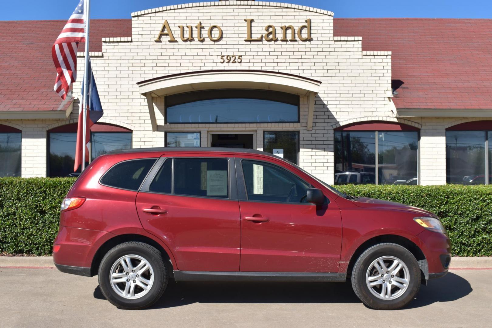 2011 Red /Gray Hyundai Santa Fe GLS 3.5 FWD (5XYZG4AG8BG) with an 3.5L V6 DOHC 24V engine, 6-Speed Automatic transmission, located at 5925 E. BELKNAP ST., HALTOM CITY, TX, 76117, (817) 834-4222, 32.803799, -97.259003 - The 2011 Hyundai Santa Fe GLS could be a solid option depending on your needs and preferences. Here's why you might consider buying it: 1. Affordability and Value Lower price: Being a 2011 model, you can often find it at a relatively low price compared to newer vehicles. This could offer great v - Photo#3