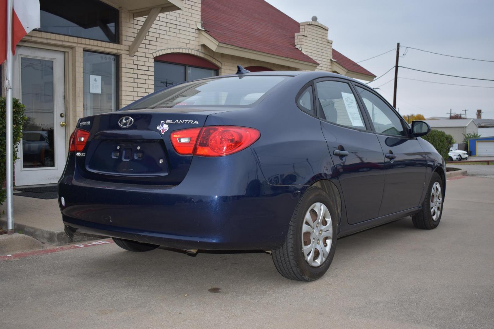 2009 Blue /Gray Hyundai Elantra GLS (KMHDU46DX9U) with an 2.0L L4 DOHC 16V engine, located at 5925 E. BELKNAP ST., HALTOM CITY, TX, 76117, (817) 834-4222, 32.803799, -97.259003 - Buying a 2009 Hyundai Elantra can be a great decision for several reasons, especially if you're looking for an affordable, reliable, and practical vehicle. Here are some key points to consider: 1. Affordable Price The 2009 Elantra is a budget-friendly option compared to many other vehicles in it - Photo#4