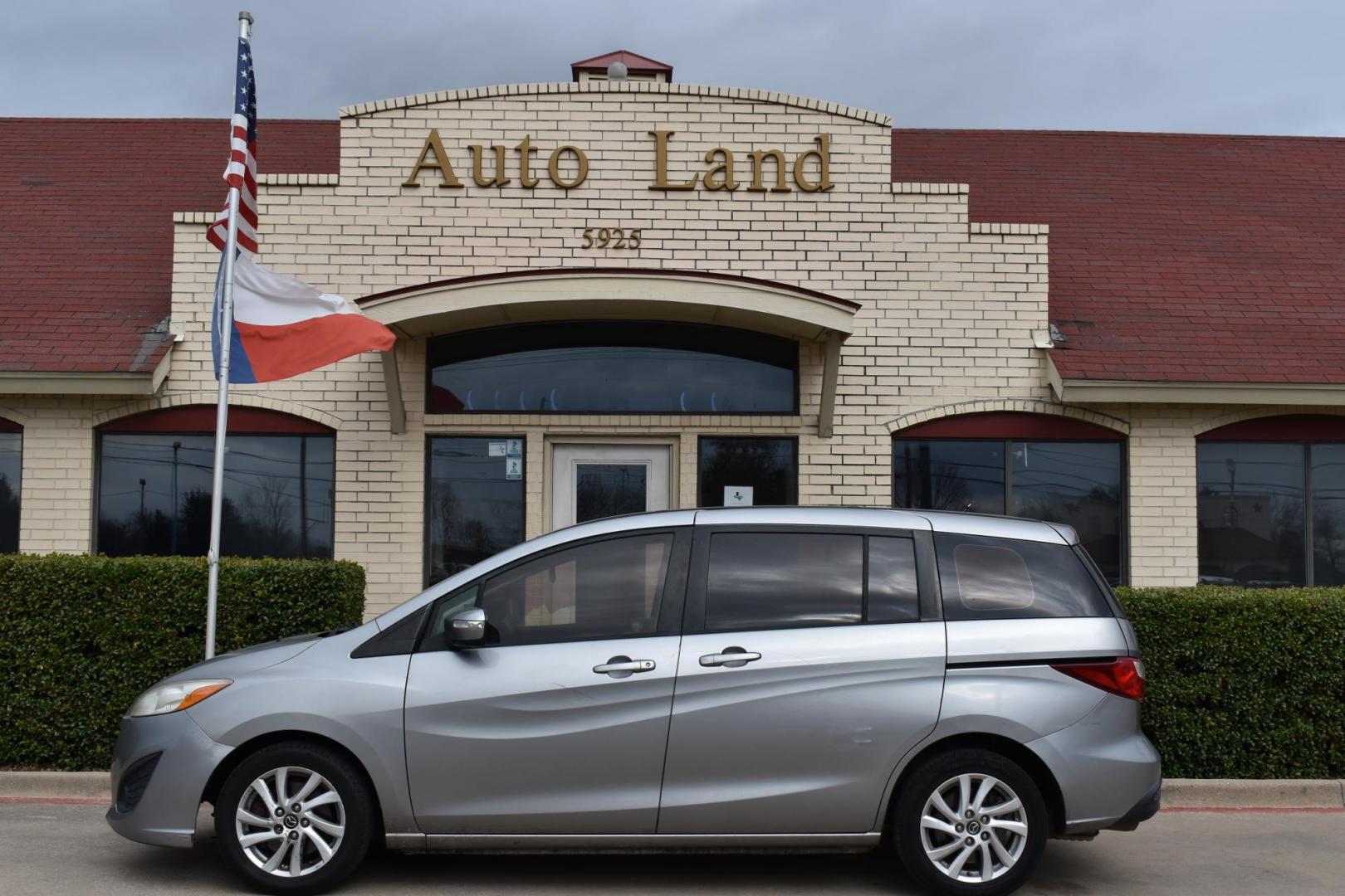 2013 Gray /Black Mazda MAZDA5 Sport AT (JM1CW2BL1D0) with an 2.5L L4 DOHC 16V engine, 5-Speed Automatic transmission, located at 5925 E. BELKNAP ST., HALTOM CITY, TX, 76117, (817) 834-4222, 32.803799, -97.259003 - Ah, the 2013 Mazda5! Here are some of its benefits: Versatility: The Mazda5 offers the practicality of a minivan with the maneuverability of a smaller car. Its sliding rear doors make it easy to access tight parking spaces and to get kids in and out. Seating: With seating for six, it has enoug - Photo#0