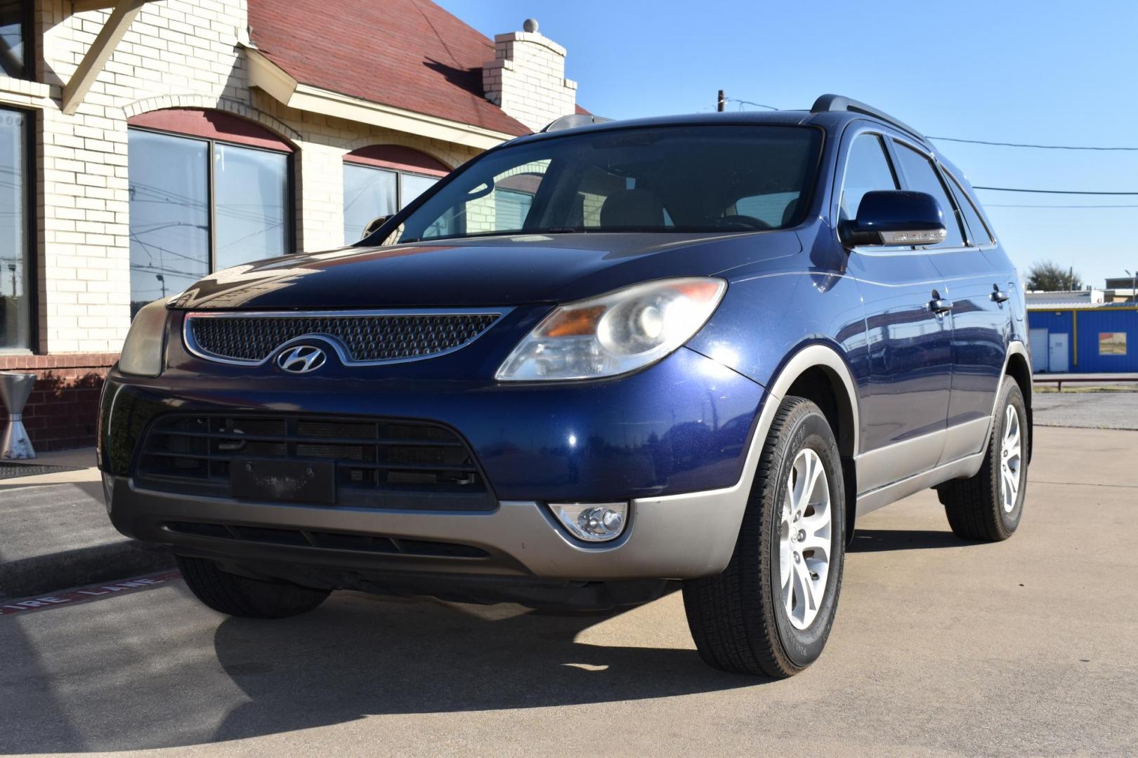 2010 Blue /Tan Hyundai Veracruz GLS (KM8NU4CC2AU) with an 3.8L V6 DOHC 24V engine, 6-Speed Automatic transmission, located at 5925 E. BELKNAP ST., HALTOM CITY, TX, 76117, (817) 834-4222, 32.803799, -97.259003 - A 2010 Hyundai Veracruz could be a great choice if you're looking for a reliable, comfortable, and affordable mid-size SUV. Here are a few reasons why you might want to consider buying one: 1. Affordability The 2010 Veracruz offers great value for the price, especially compared to other mid-size - Photo#1