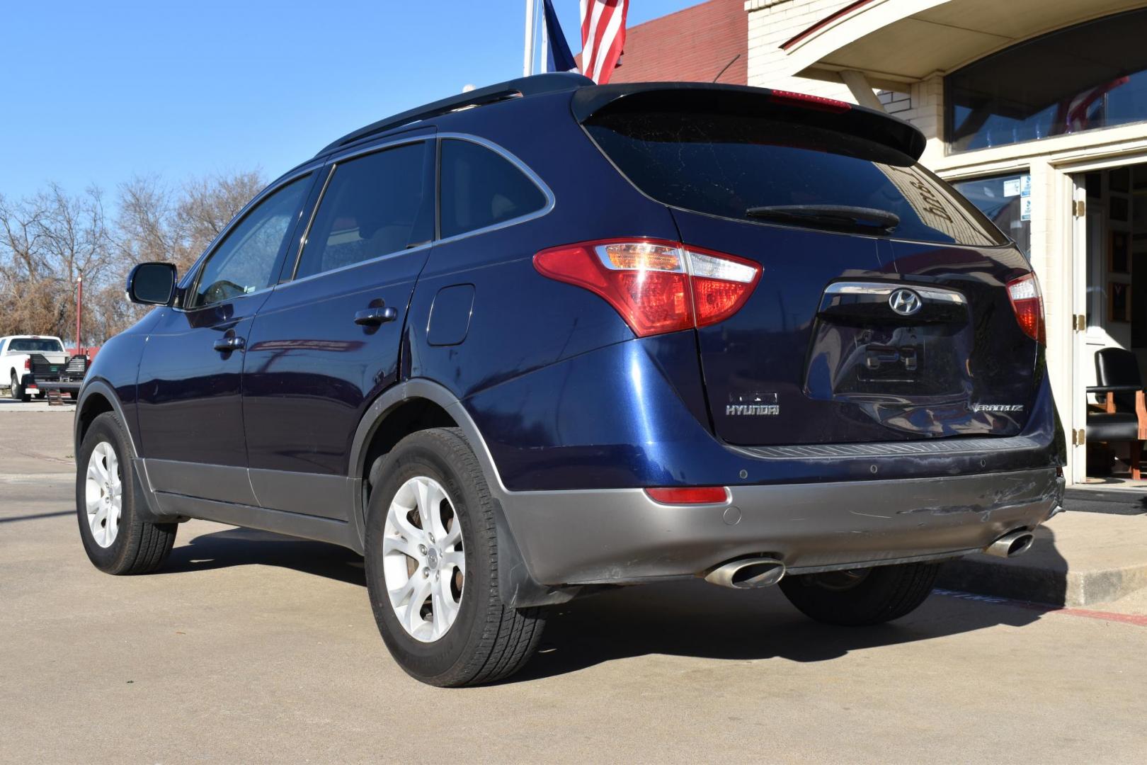 2010 Blue /Tan Hyundai Veracruz GLS (KM8NU4CC2AU) with an 3.8L V6 DOHC 24V engine, 6-Speed Automatic transmission, located at 5925 E. BELKNAP ST., HALTOM CITY, TX, 76117, (817) 834-4222, 32.803799, -97.259003 - A 2010 Hyundai Veracruz could be a great choice if you're looking for a reliable, comfortable, and affordable mid-size SUV. Here are a few reasons why you might want to consider buying one: 1. Affordability The 2010 Veracruz offers great value for the price, especially compared to other mid-size - Photo#2